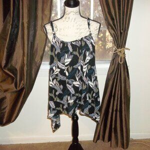 Torrid Size 3x Leaf Print Tank Top Black Green Asymmetrical Handkerchief Hem